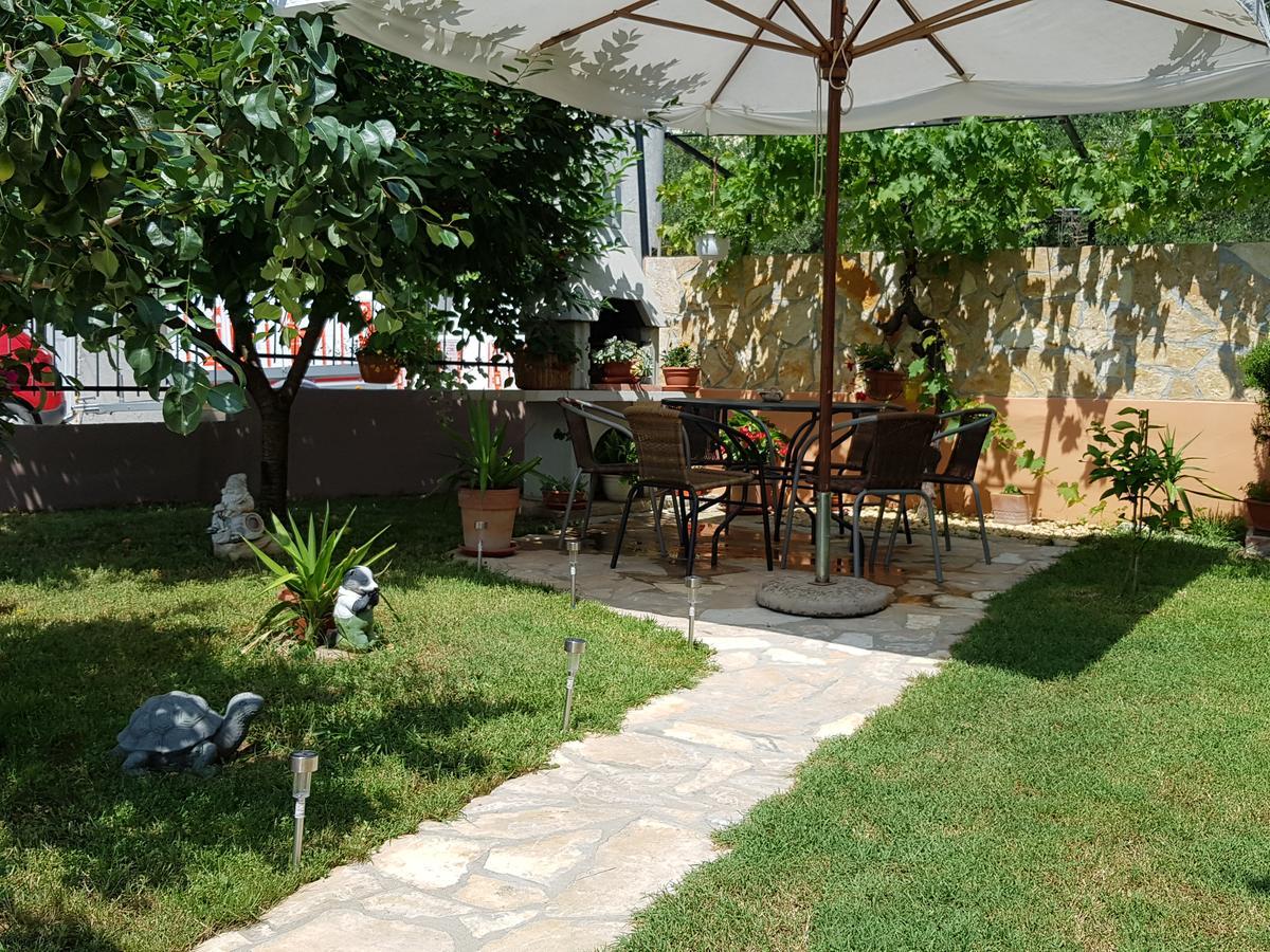 Toni Apartman *