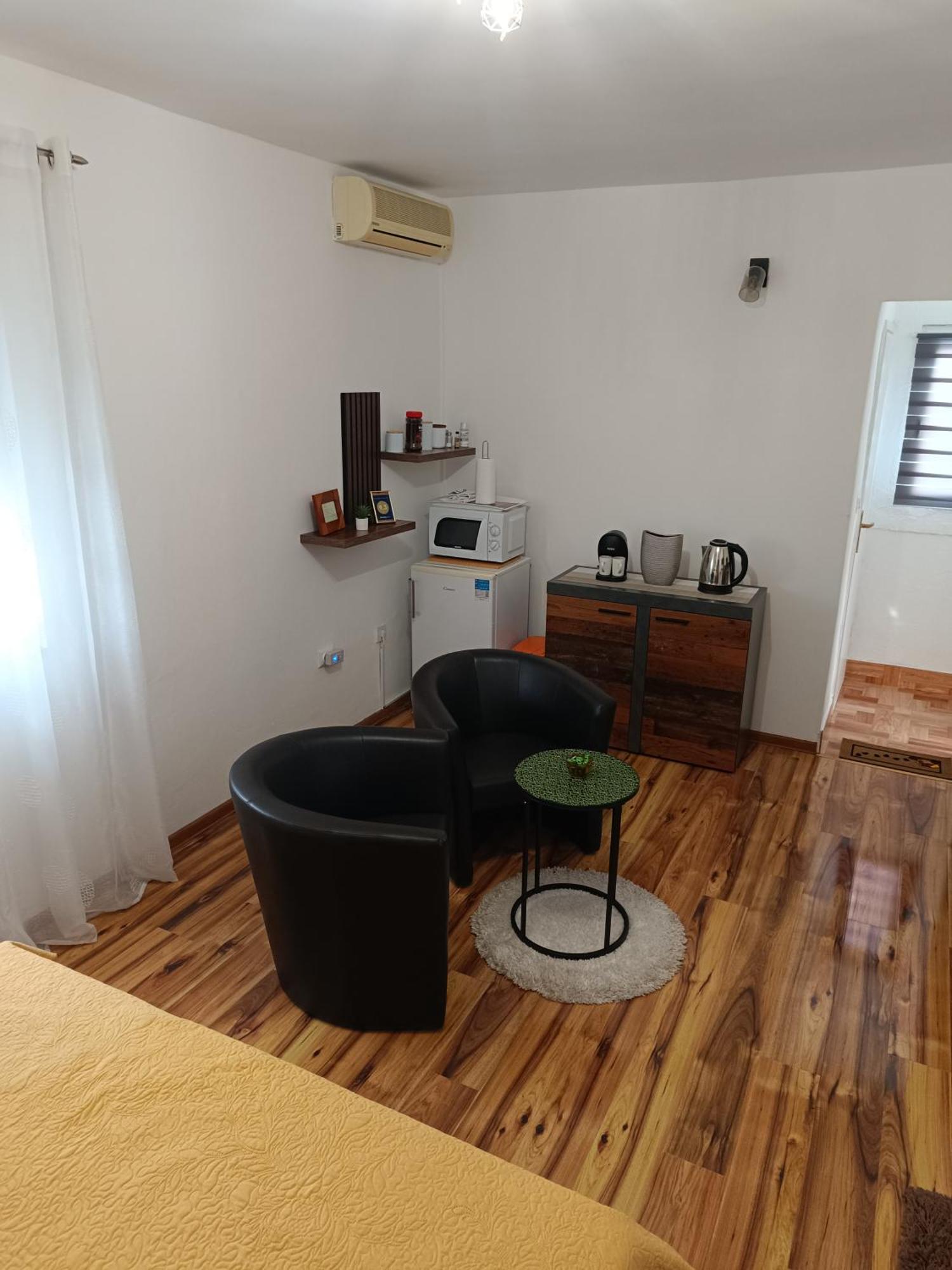 Toni Apartment