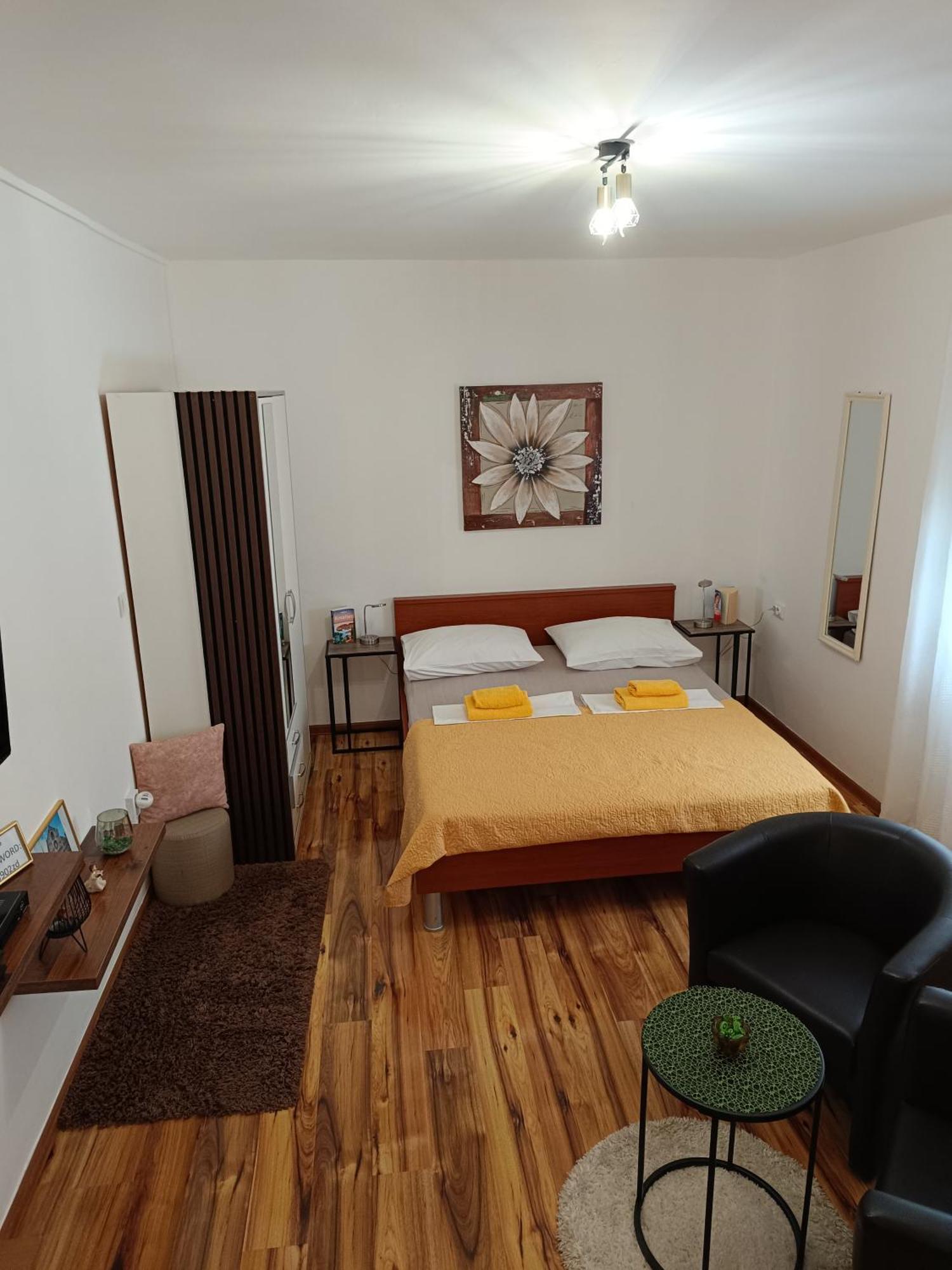 Toni Apartment